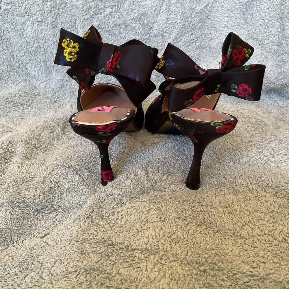 New Betsey Johnson Cadee Kitten Heel Strapped Bow Covered SHOES Black Satin - Picture 4 of 7